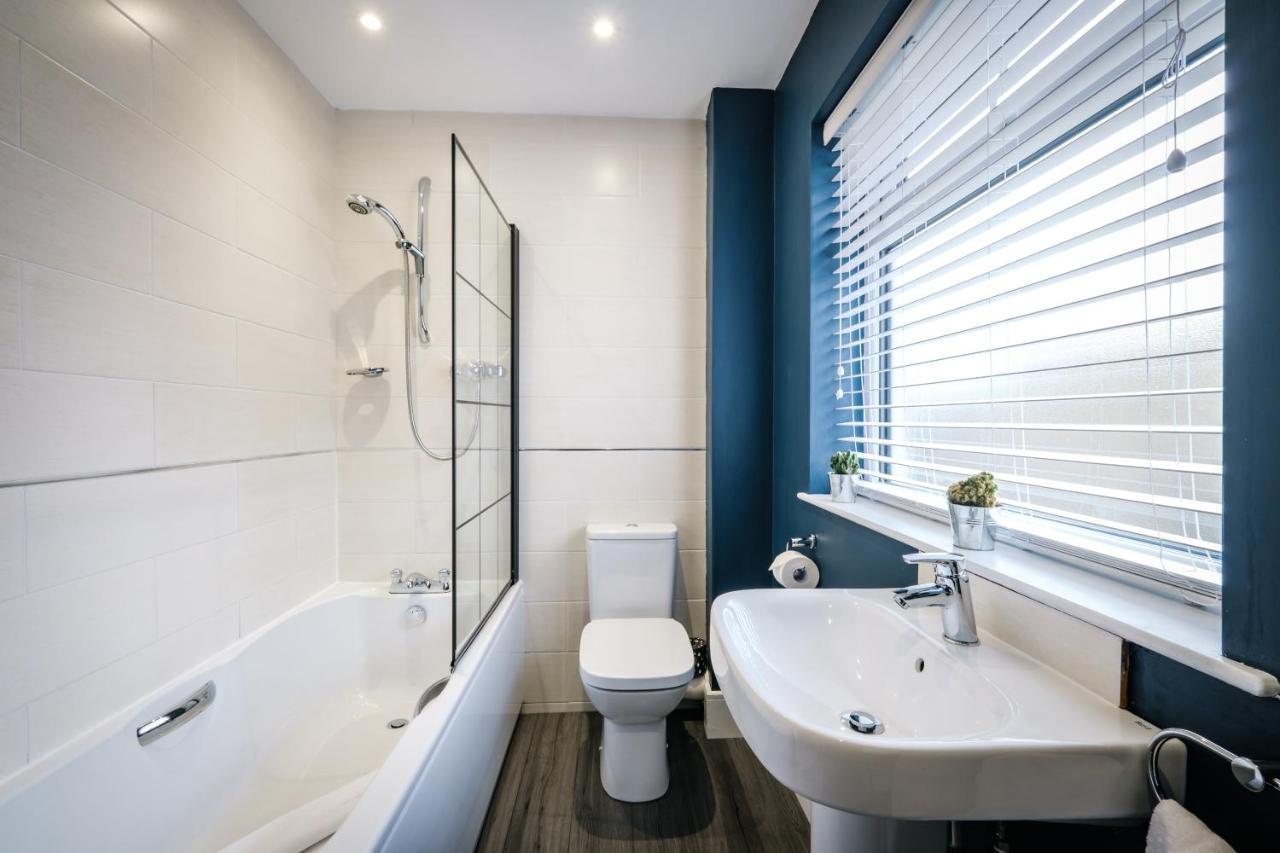 Rockside - Luxury 1 Bedroom Home With Hot Tub, Central Location, Parking And Pet Friendly Windermere Eksteriør bilde