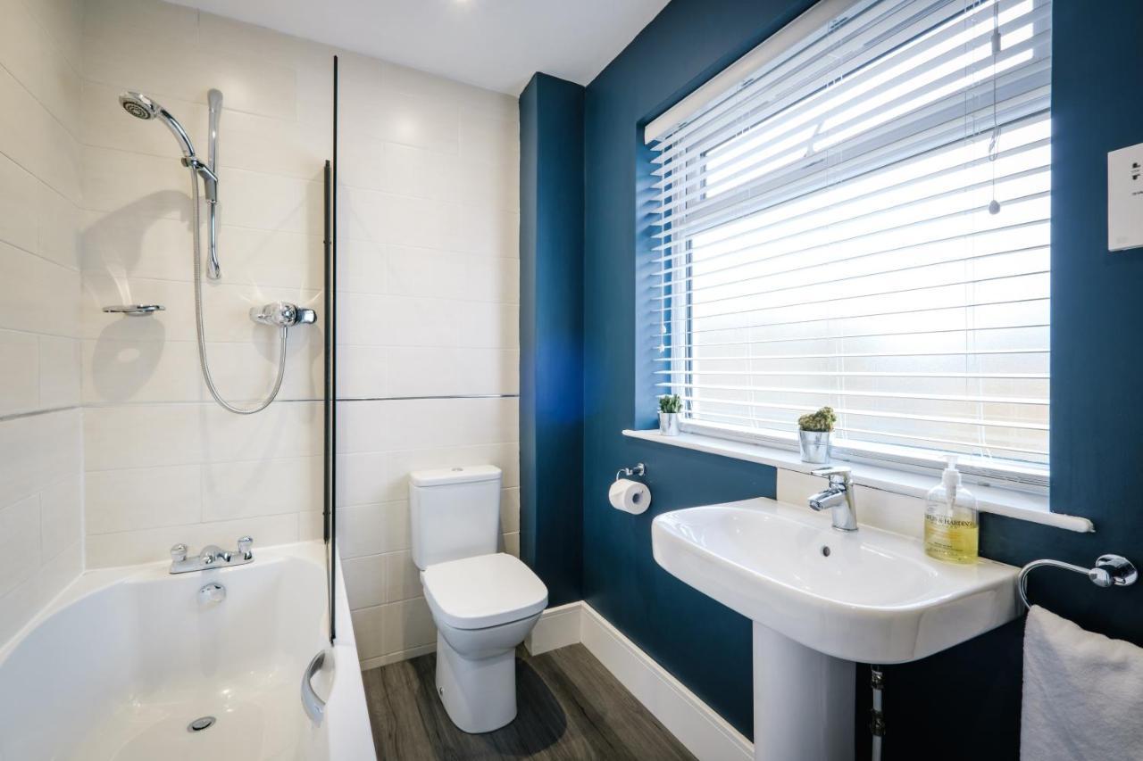 Rockside - Luxury 1 Bedroom Home With Hot Tub, Central Location, Parking And Pet Friendly Windermere Eksteriør bilde