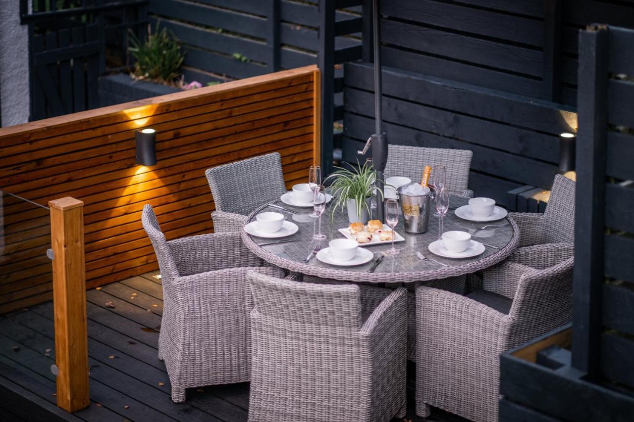 Rockside - Luxury 1 Bedroom Home With Hot Tub, Central Location, Parking And Pet Friendly Windermere Eksteriør bilde