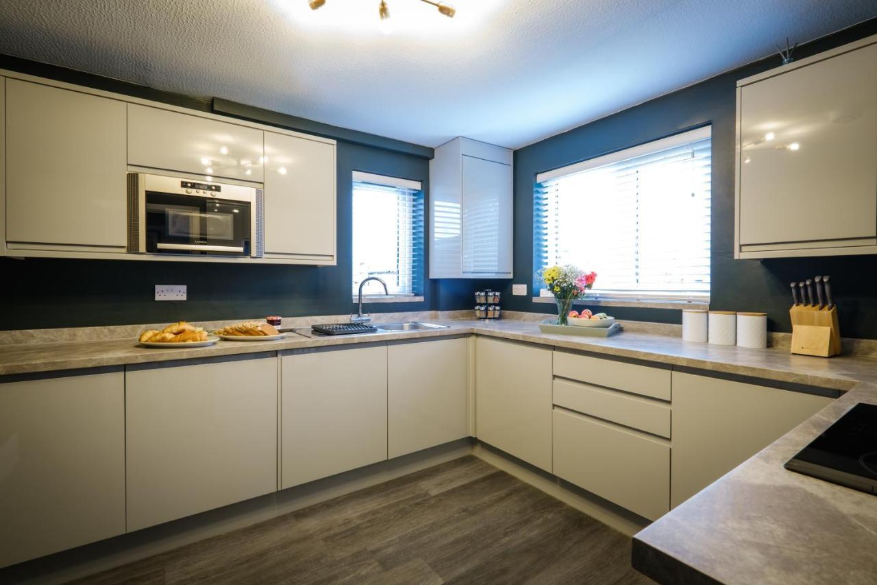 Rockside - Luxury 1 Bedroom Home With Hot Tub, Central Location, Parking And Pet Friendly Windermere Eksteriør bilde