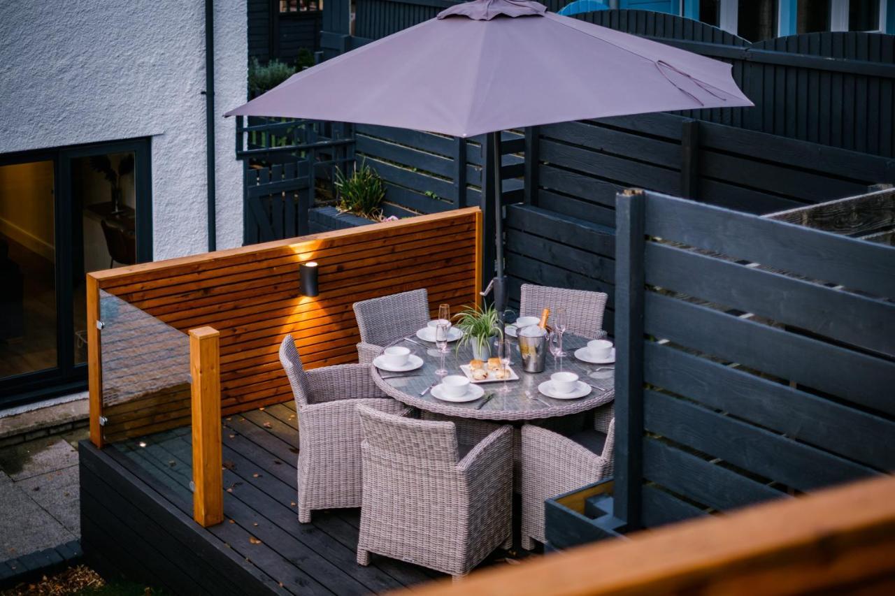 Rockside - Luxury 1 Bedroom Home With Hot Tub, Central Location, Parking And Pet Friendly Windermere Eksteriør bilde