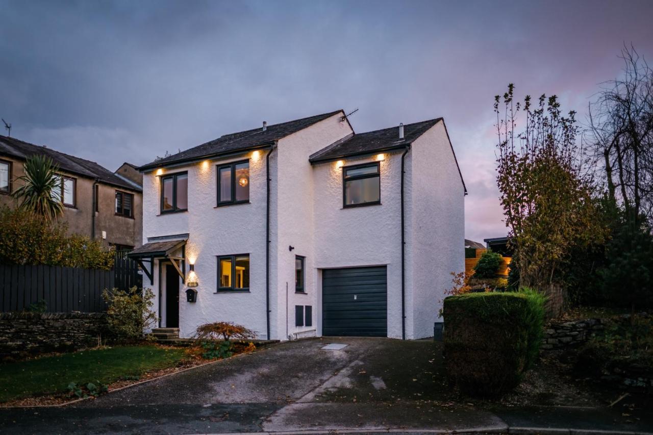 Rockside - Luxury 1 Bedroom Home With Hot Tub, Central Location, Parking And Pet Friendly Windermere Eksteriør bilde