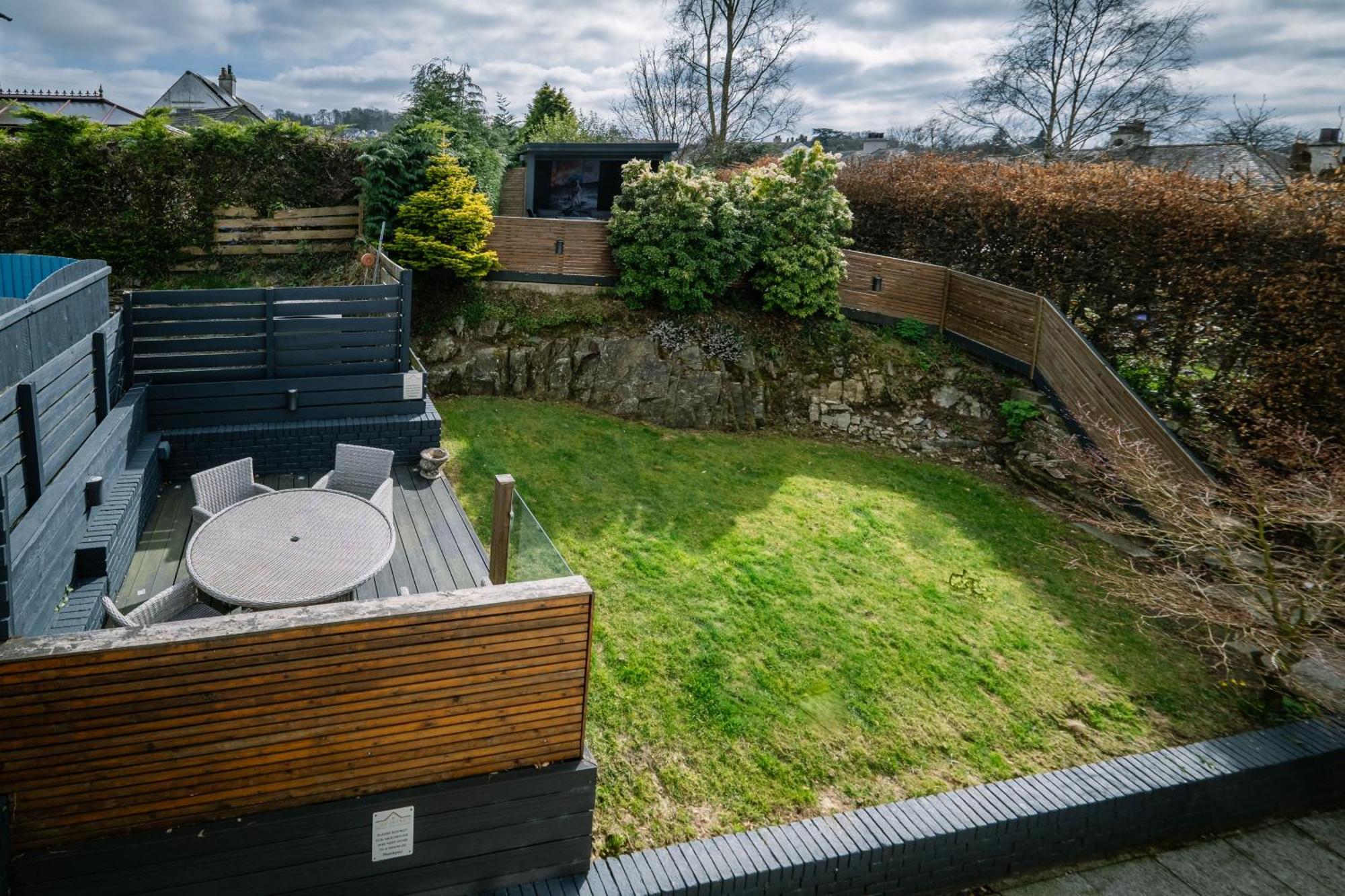 Rockside - Luxury 1 Bedroom Home With Hot Tub, Central Location, Parking And Pet Friendly Windermere Eksteriør bilde