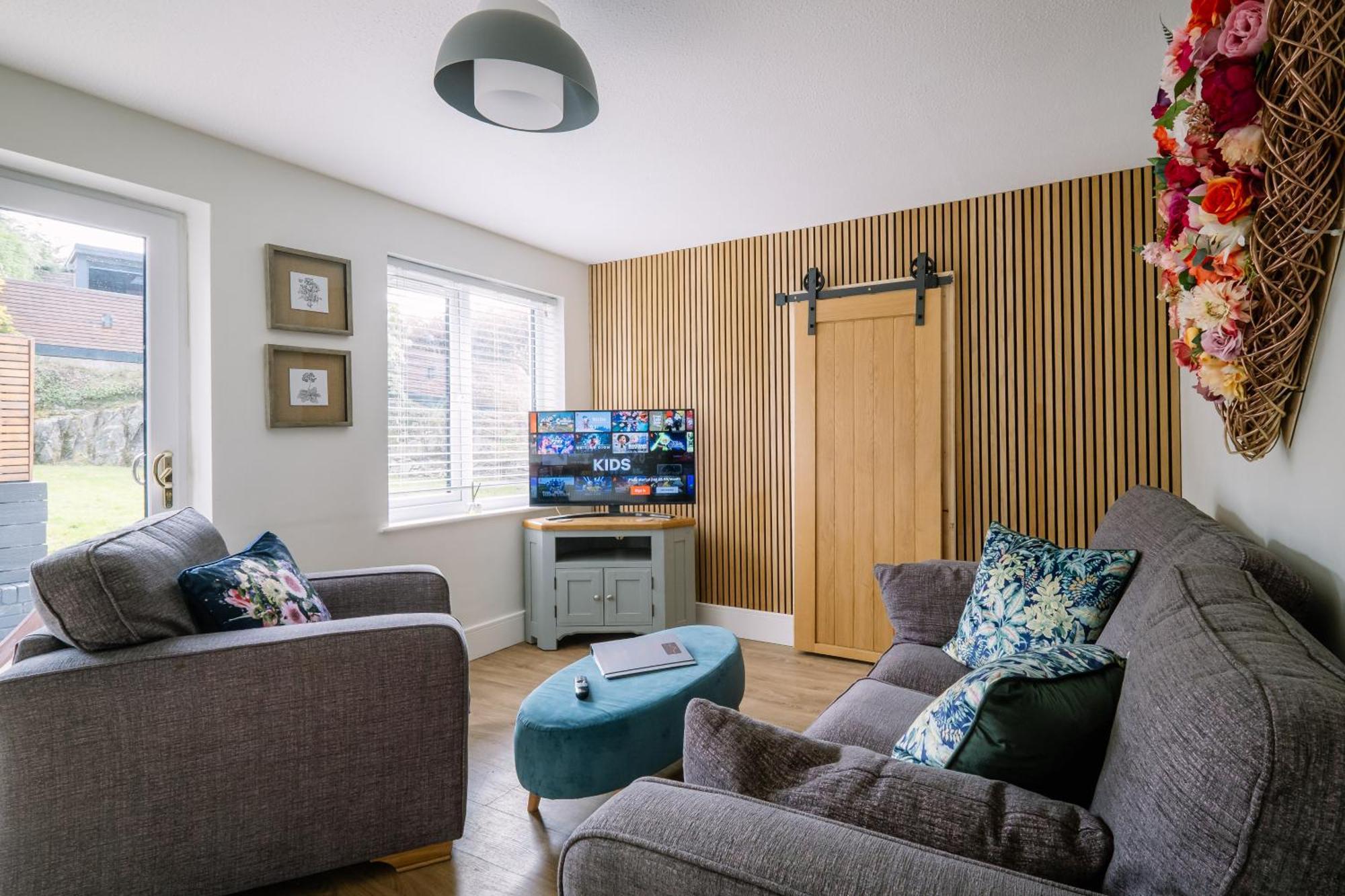 Rockside - Luxury 1 Bedroom Home With Hot Tub, Central Location, Parking And Pet Friendly Windermere Eksteriør bilde