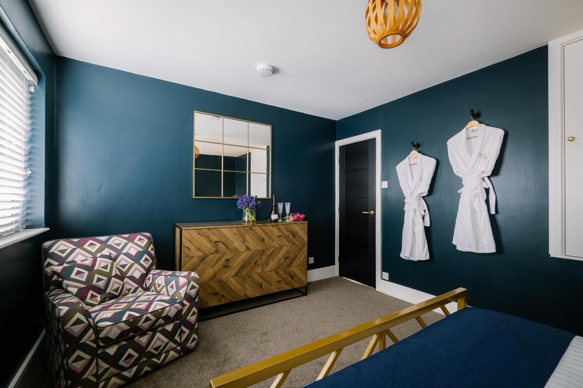 Rockside - Luxury 1 Bedroom Home With Hot Tub, Central Location, Parking And Pet Friendly Windermere Eksteriør bilde
