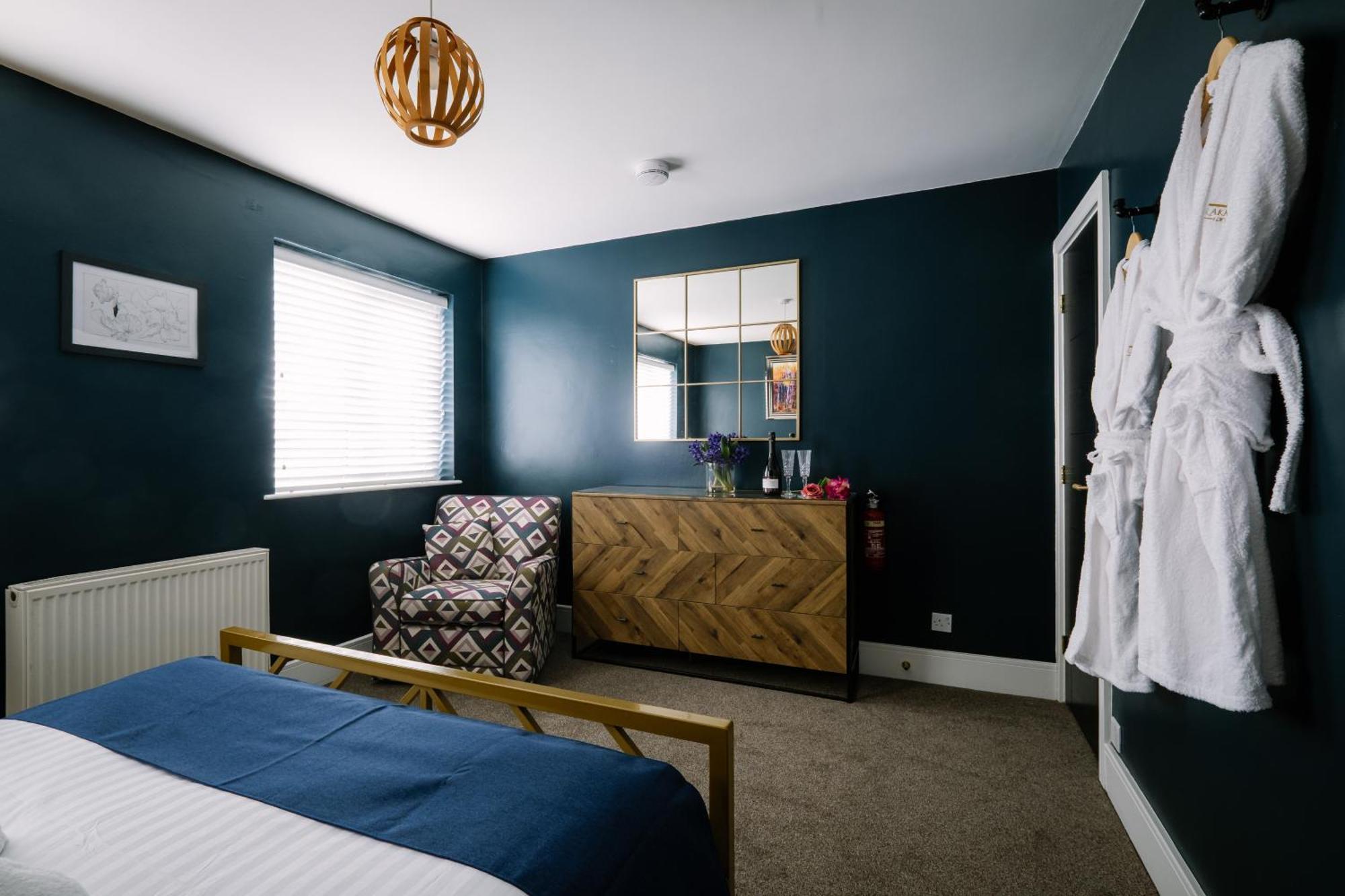 Rockside - Luxury 1 Bedroom Home With Hot Tub, Central Location, Parking And Pet Friendly Windermere Eksteriør bilde