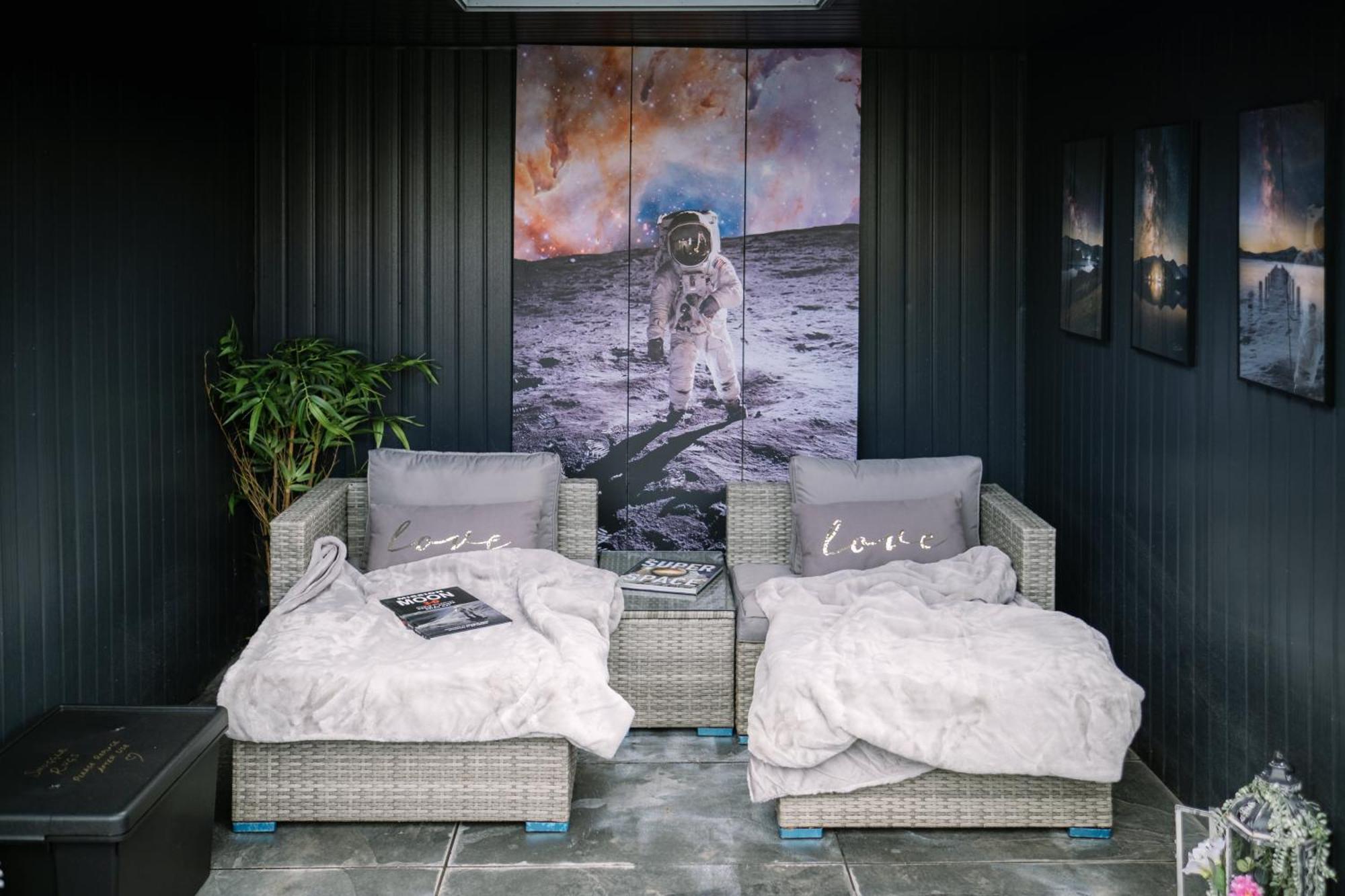 Rockside - Luxury 1 Bedroom Home With Hot Tub, Central Location, Parking And Pet Friendly Windermere Eksteriør bilde